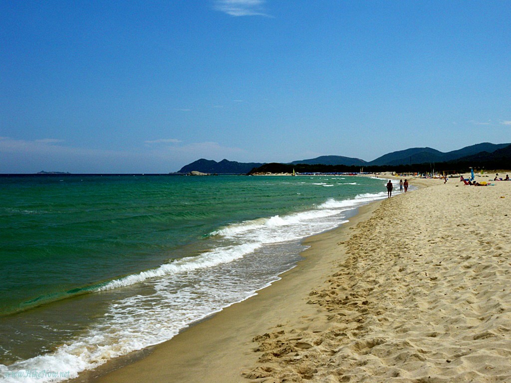 The area of Costa Rei Sardinia is ideal for those who love long stretches of sand, with the presence of a variety of beaches