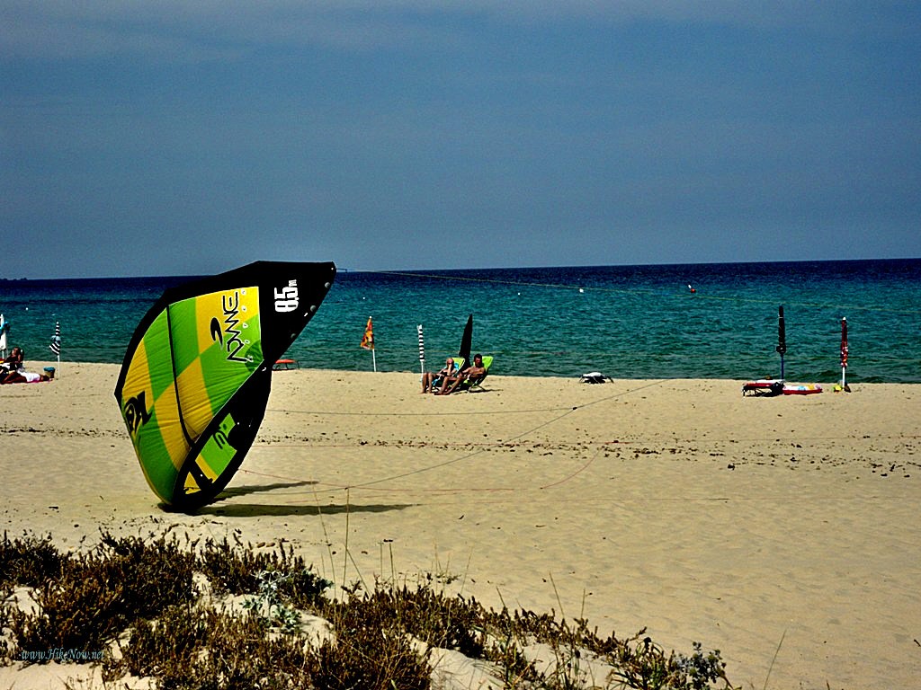 Costa Rei Sardinia offers several sport activities according to the individual preferences. Favorite activities are sea sports such as windsurfing