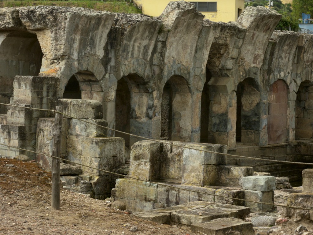 Fordongianus - Roman's Baths are found on the banks of the river Tirso and date back to the I century AD, inside the baths we still find a swimming pool and thermal springs which has almost 54 degrees