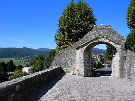 Buzet - medaeval gate
