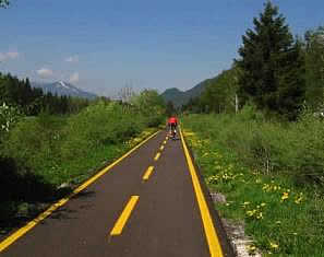 Nice bicycling road to Laghi Fusine 