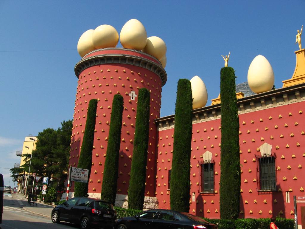 Dali's museum with eggs on the roof in Figuere - Spain 