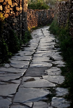 Sifnos-Greece-Tiny-streets