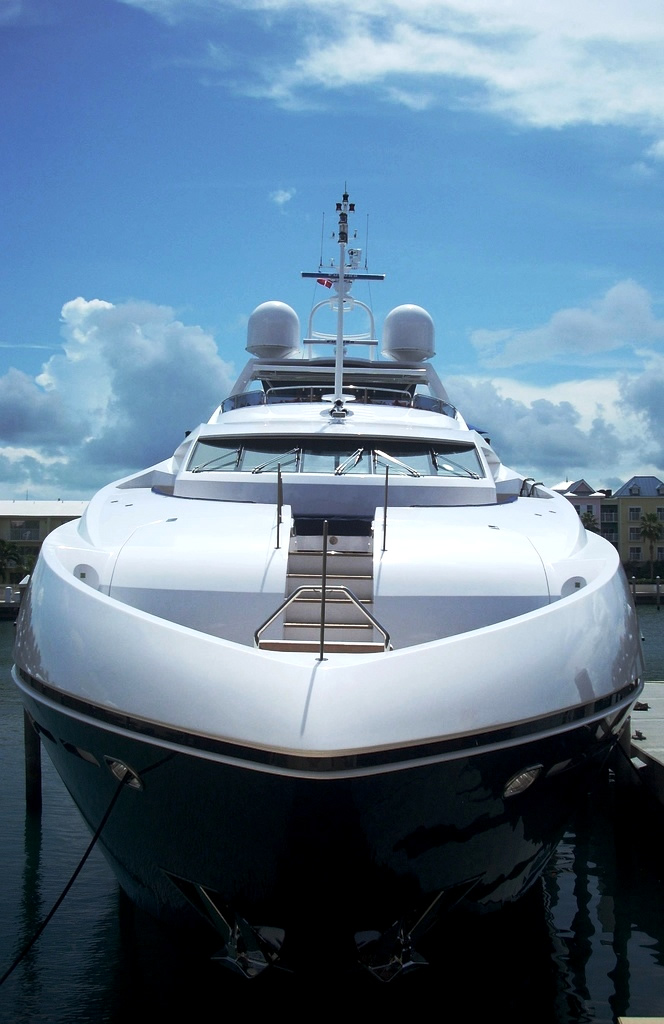 Luxury Bahamas yacht charters