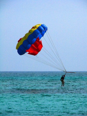 Paragliding on Freeport vacation - Bahamas