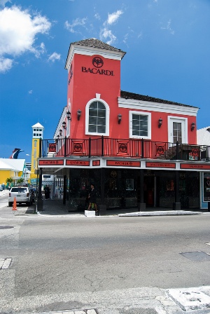 What to do in Bahamas - visit Bacardi house