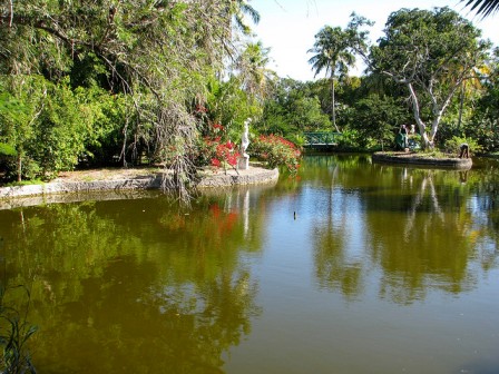 Walk to the freeport garden on your vacation in Bahamas