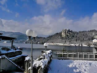 Lake Bled castle mountain winter- Slovenia