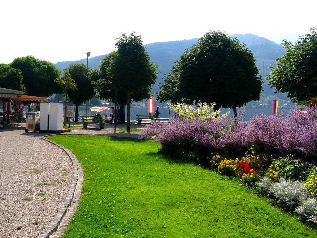 The region of Gmunden and Lake Traunsee are known as a water sports paradise - Austria 