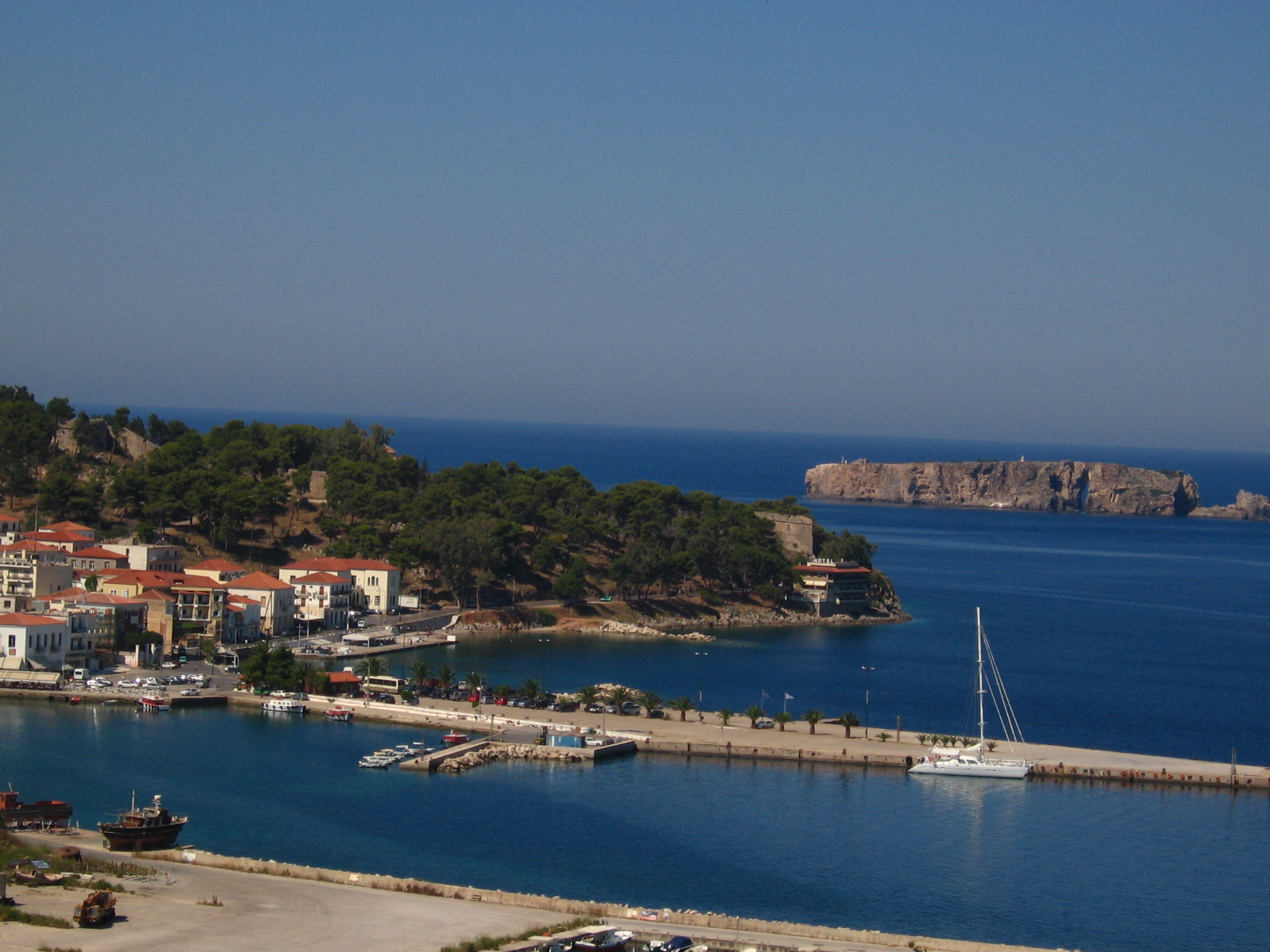 The marina of Pylos has place for a 250 places enclosed in the safe bay of Navarinou - Greece