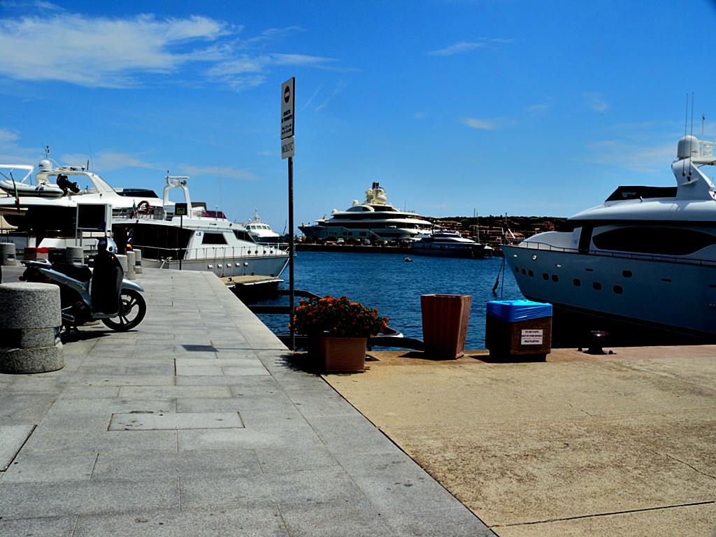 You will marvel at real estate prices in Porto Cervo anyway discover this luxury holiday village and mix into jetset tourists population - Sardinia