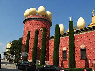 Salvador Dali - Figueres building museo