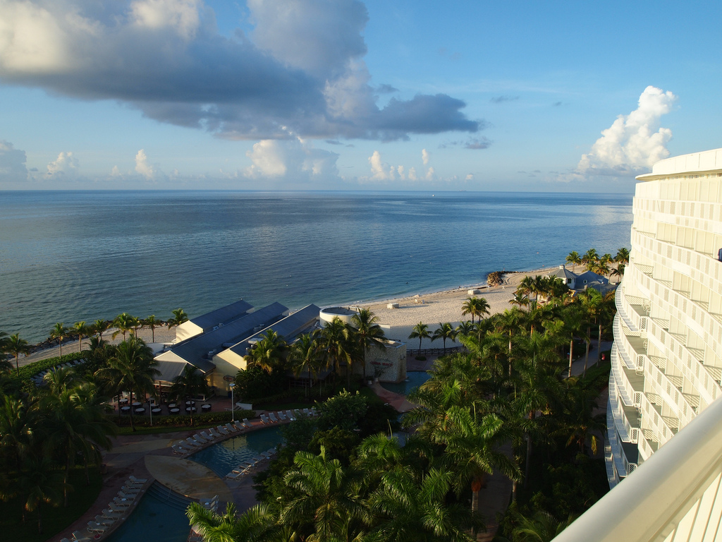 Vacation in Our Lucaya hotel with a beautiful view to the sea